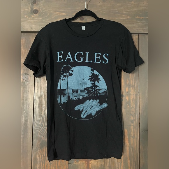 EAGLES T-Shirt - Picture 1 of 2